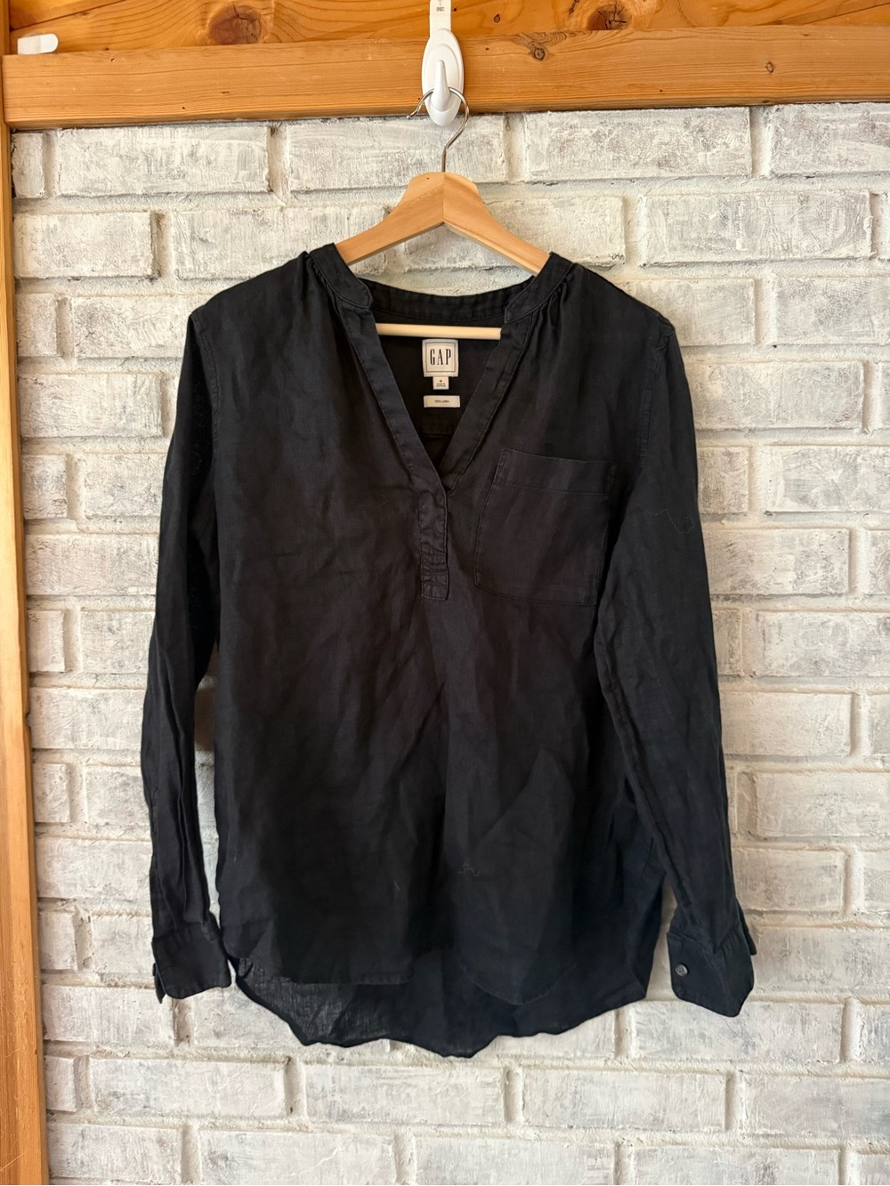 GAP Black Long-Sleeve Linen Popover Shirt
